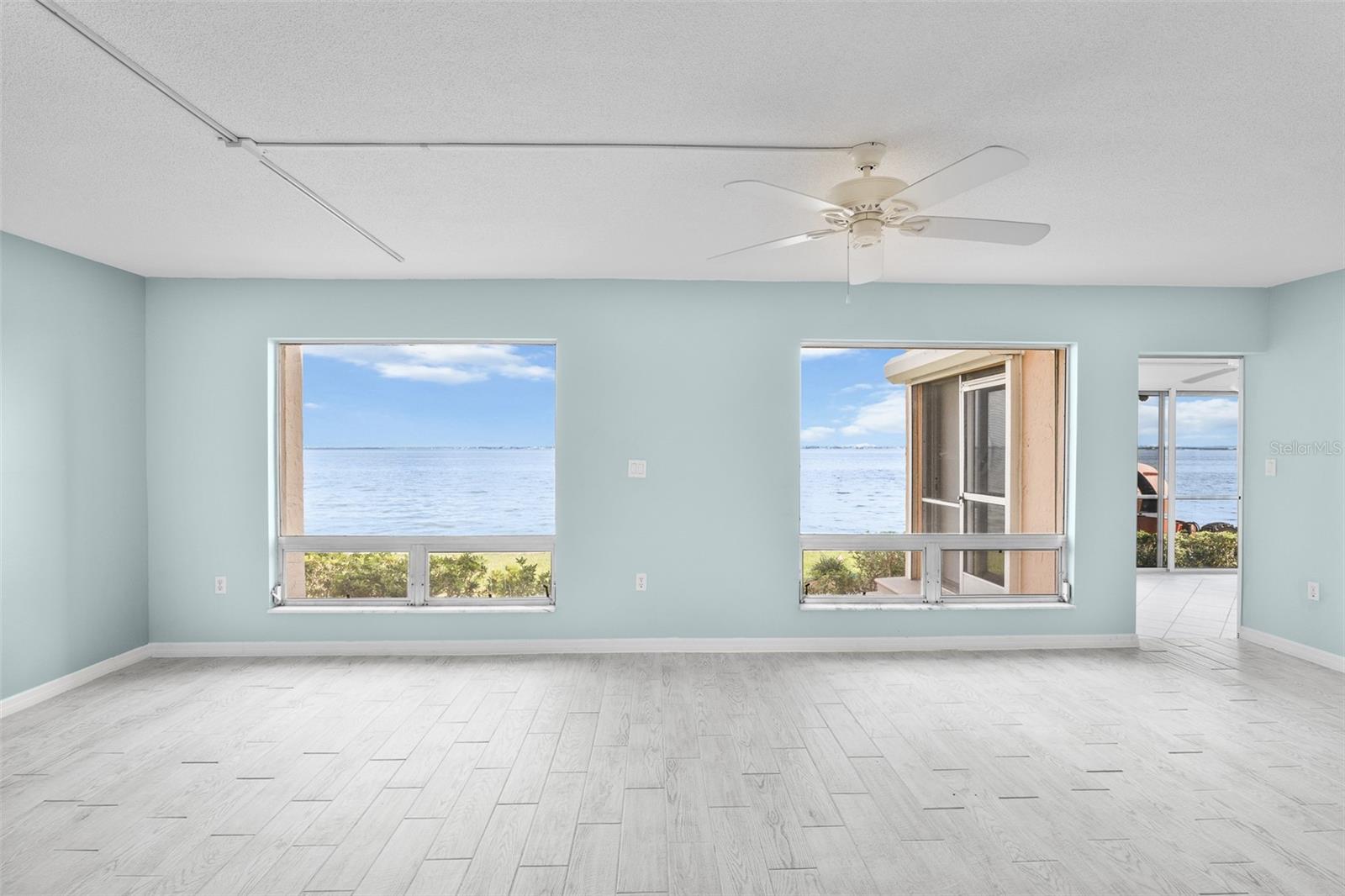 1 COLONY POINT DR #A10