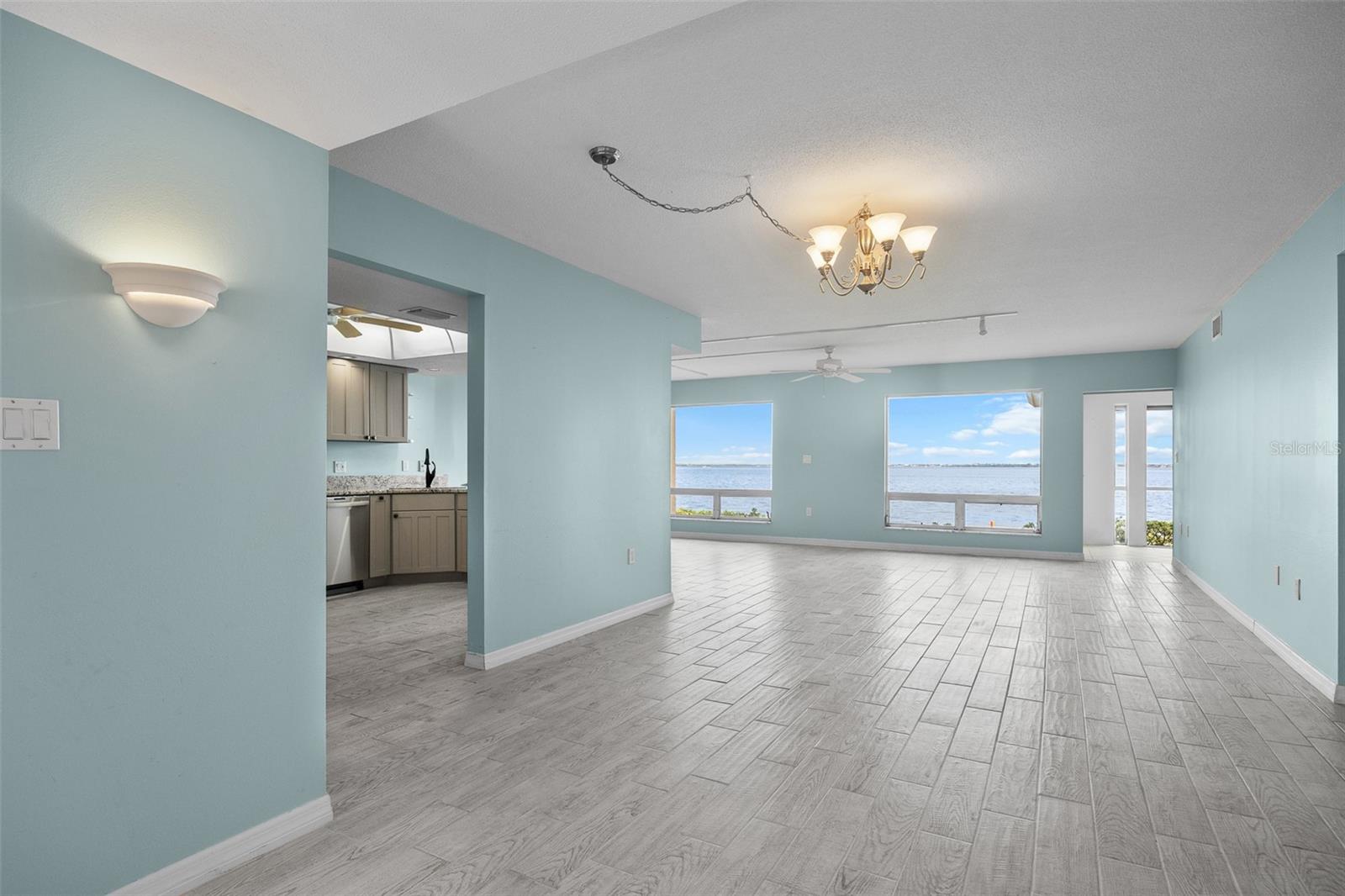 1 COLONY POINT DR #A10