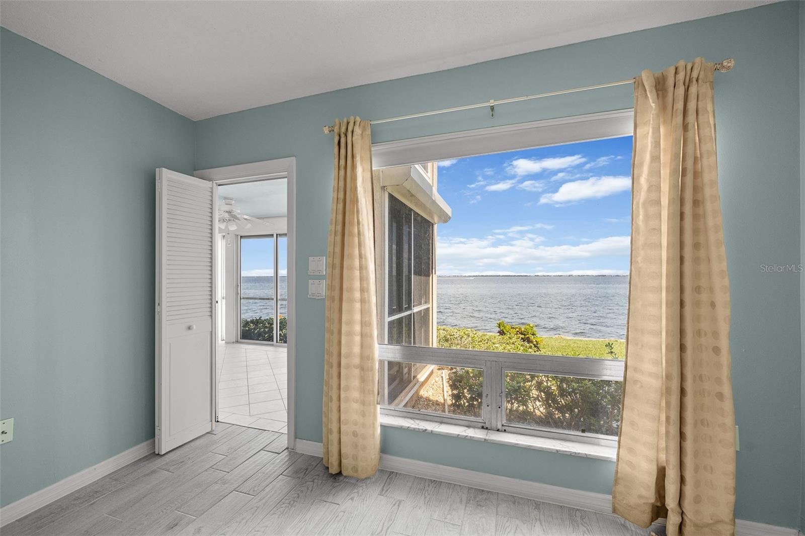 1 COLONY POINT DR #A10