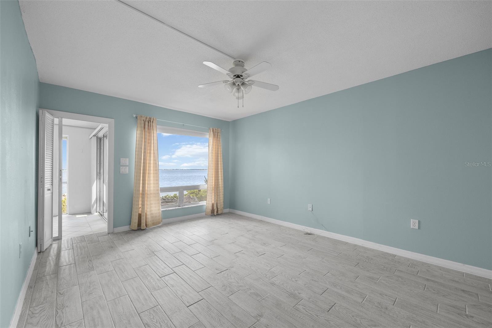 1 COLONY POINT DR #A10