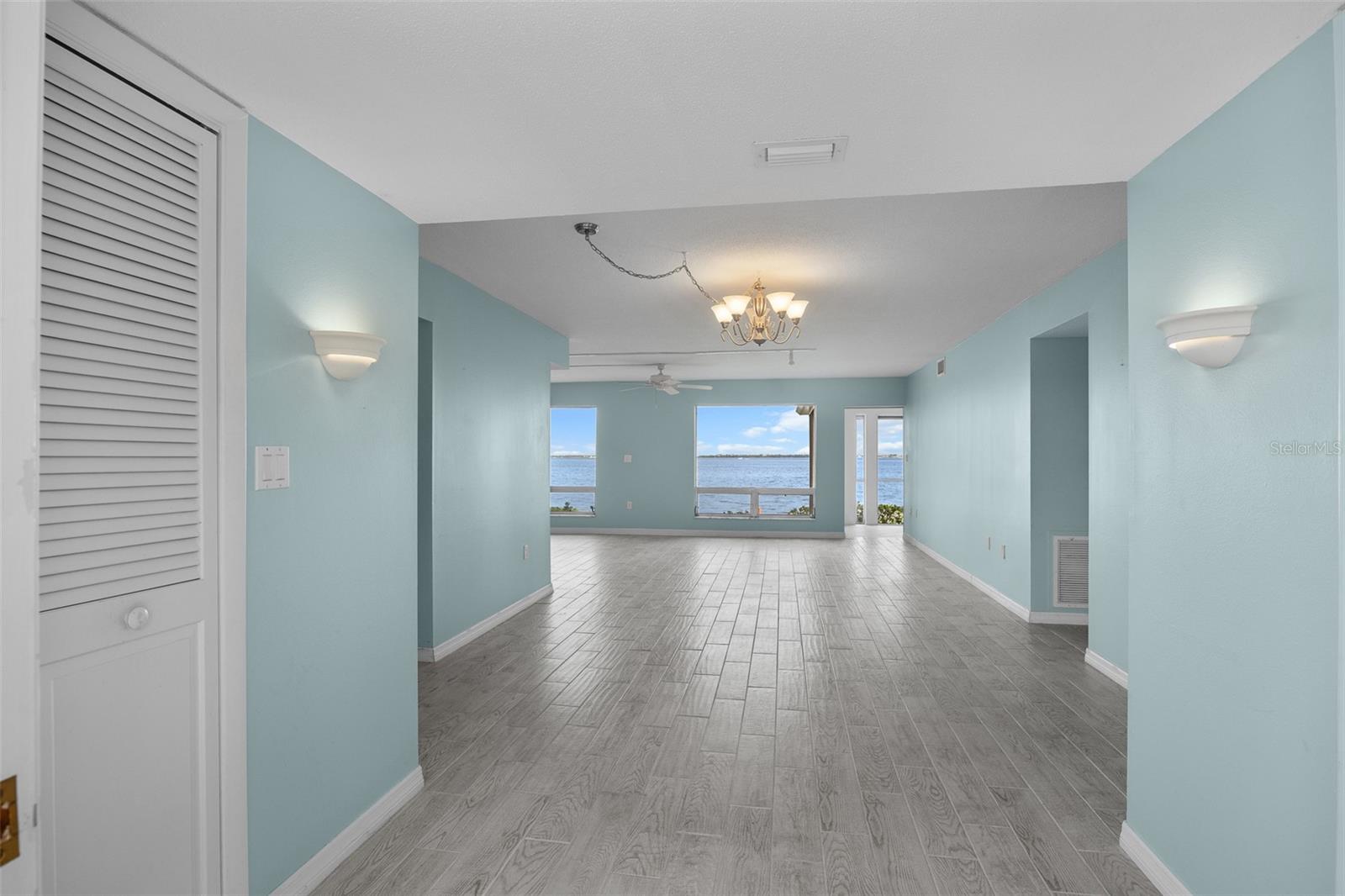 1 COLONY POINT DR #A10