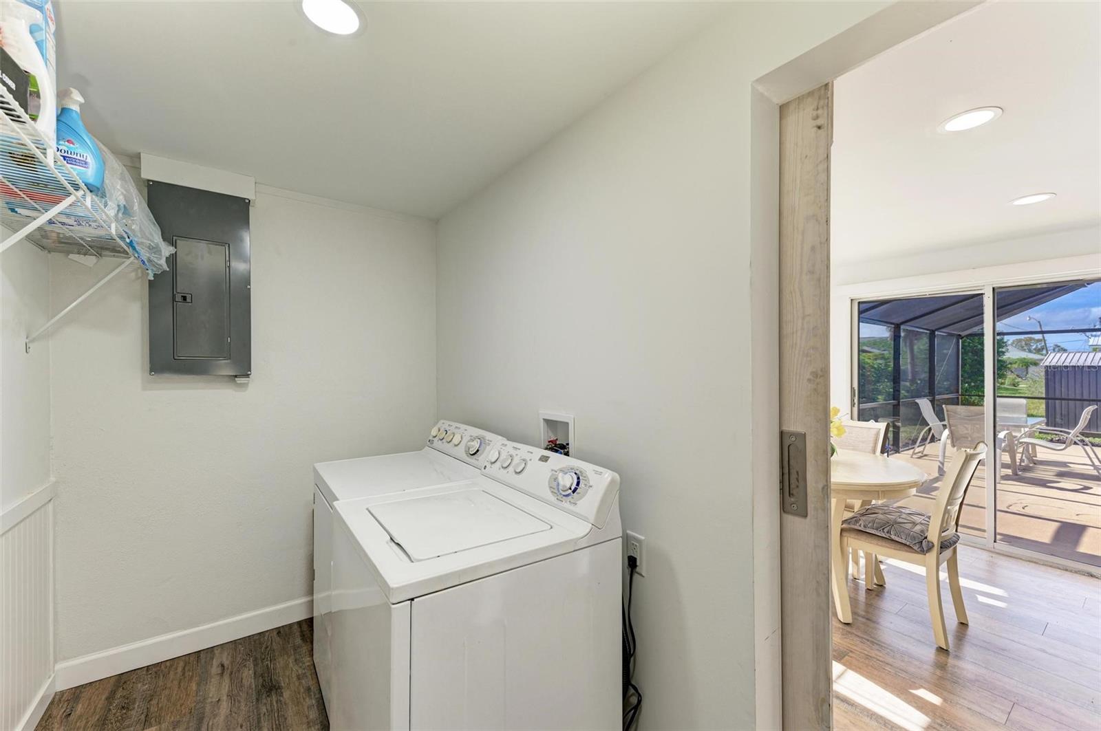 258 SHADOW ST NW