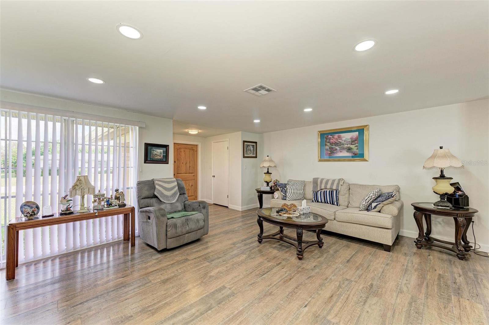 258 SHADOW ST NW