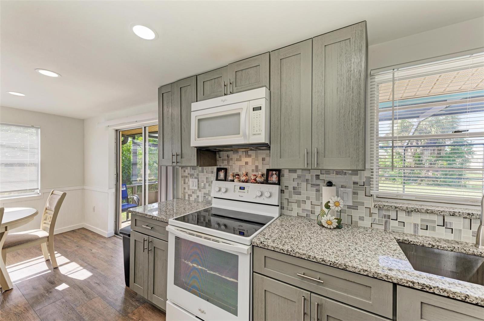 258 SHADOW ST NW