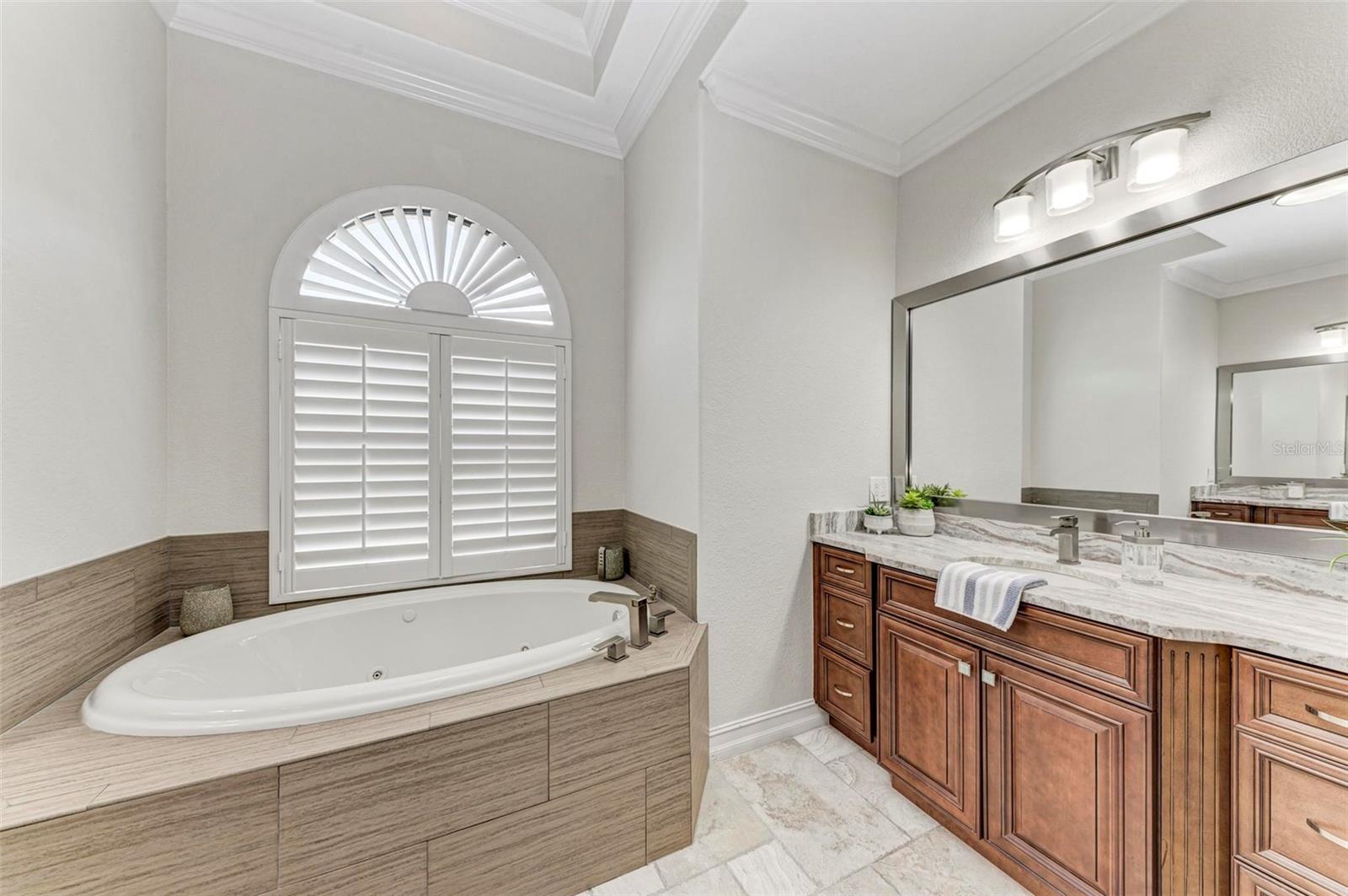 5016 LA COSTA ISLAND CT