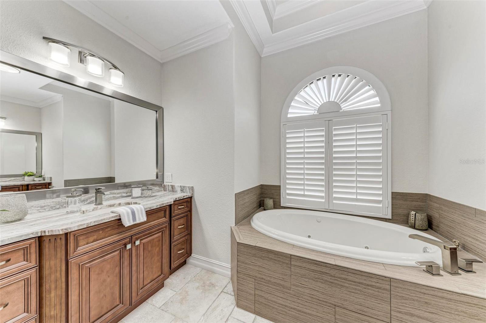 5016 LA COSTA ISLAND CT