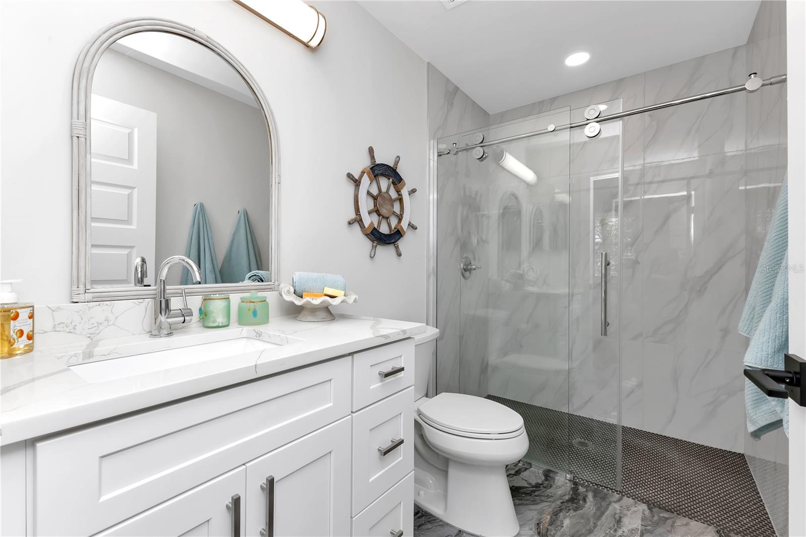 1425 PARK BEACH CIR #127