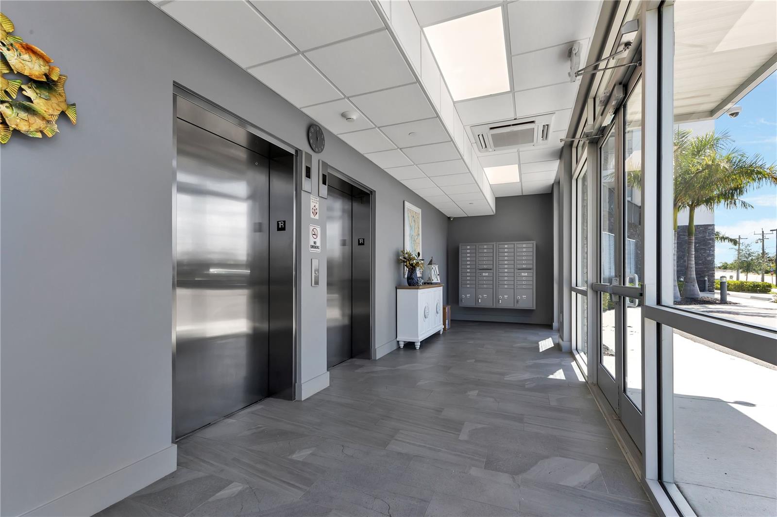 1425 PARK BEACH CIR #127