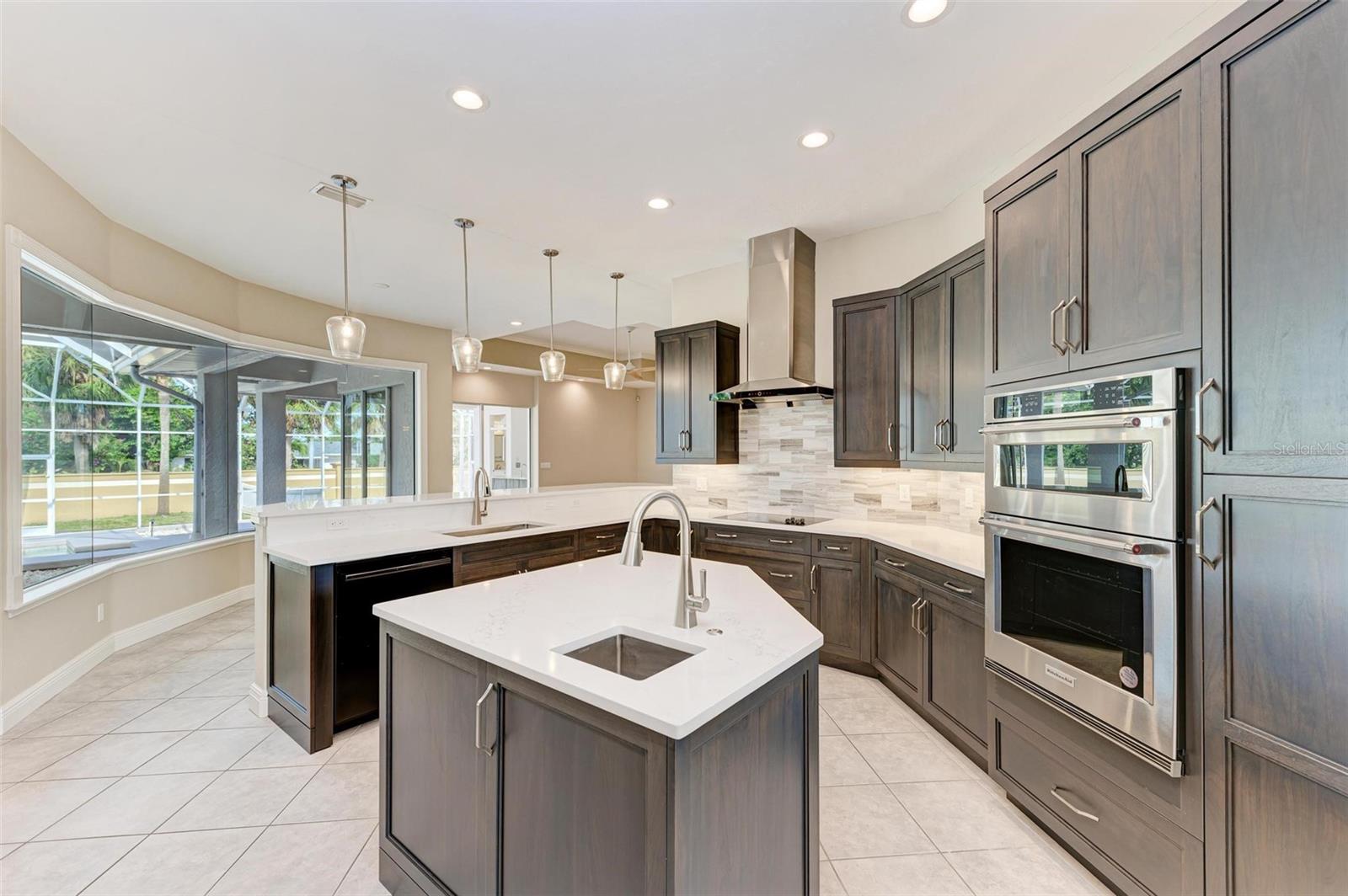 4440 GRASSY POINT BLVD