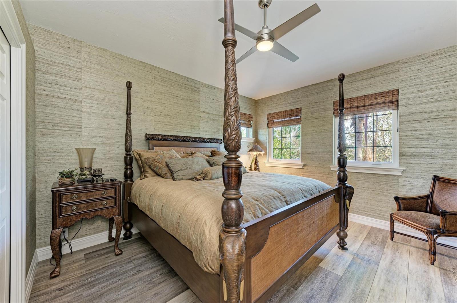 4511 GRASSY POINT BLVD