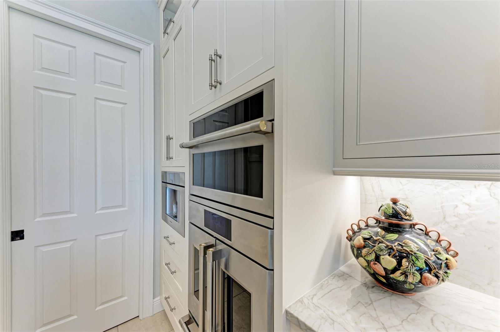 4511 GRASSY POINT BLVD