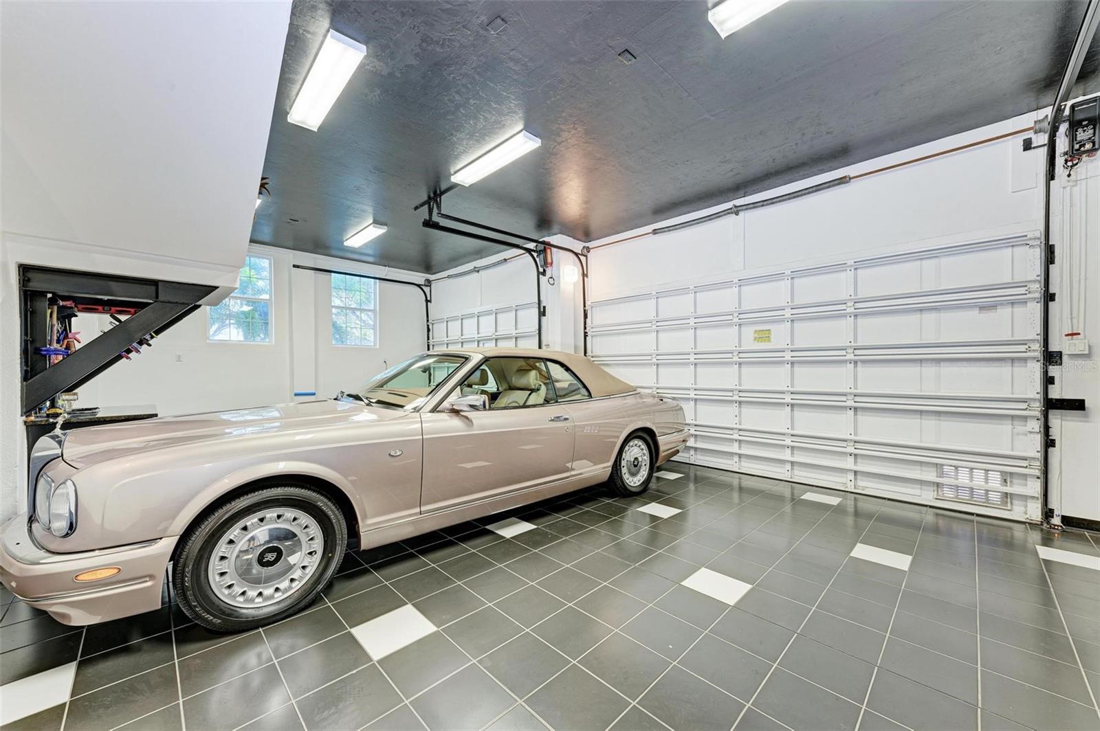 4511 GRASSY POINT BLVD