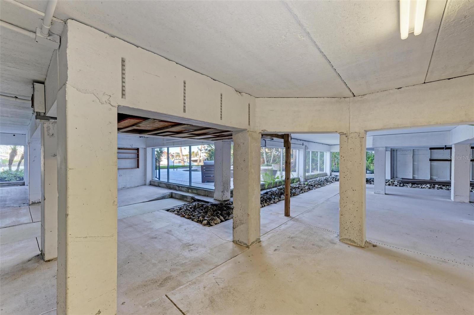 4511 GRASSY POINT BLVD