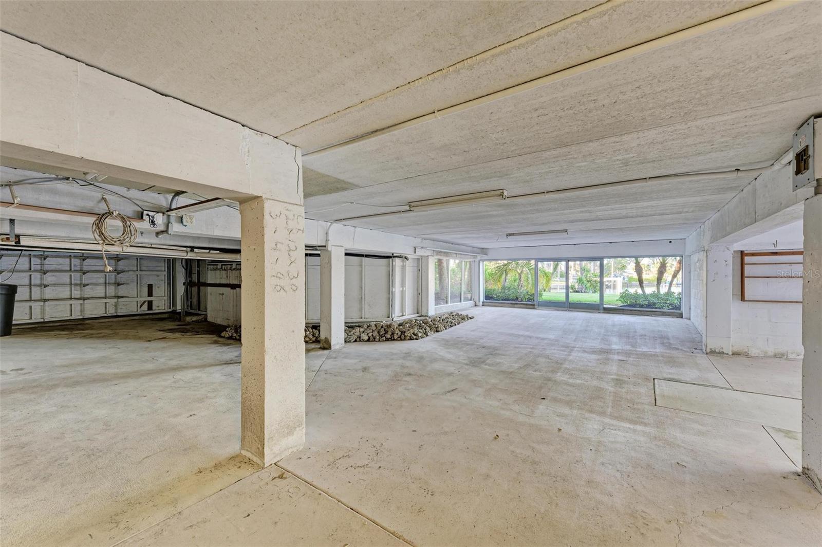 4511 GRASSY POINT BLVD