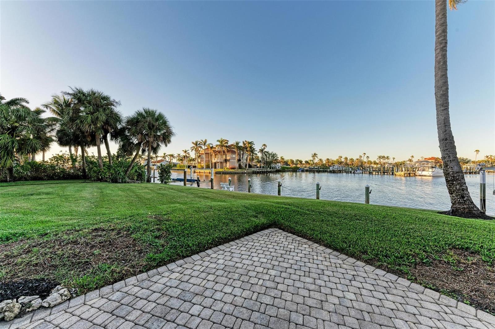 4511 GRASSY POINT BLVD