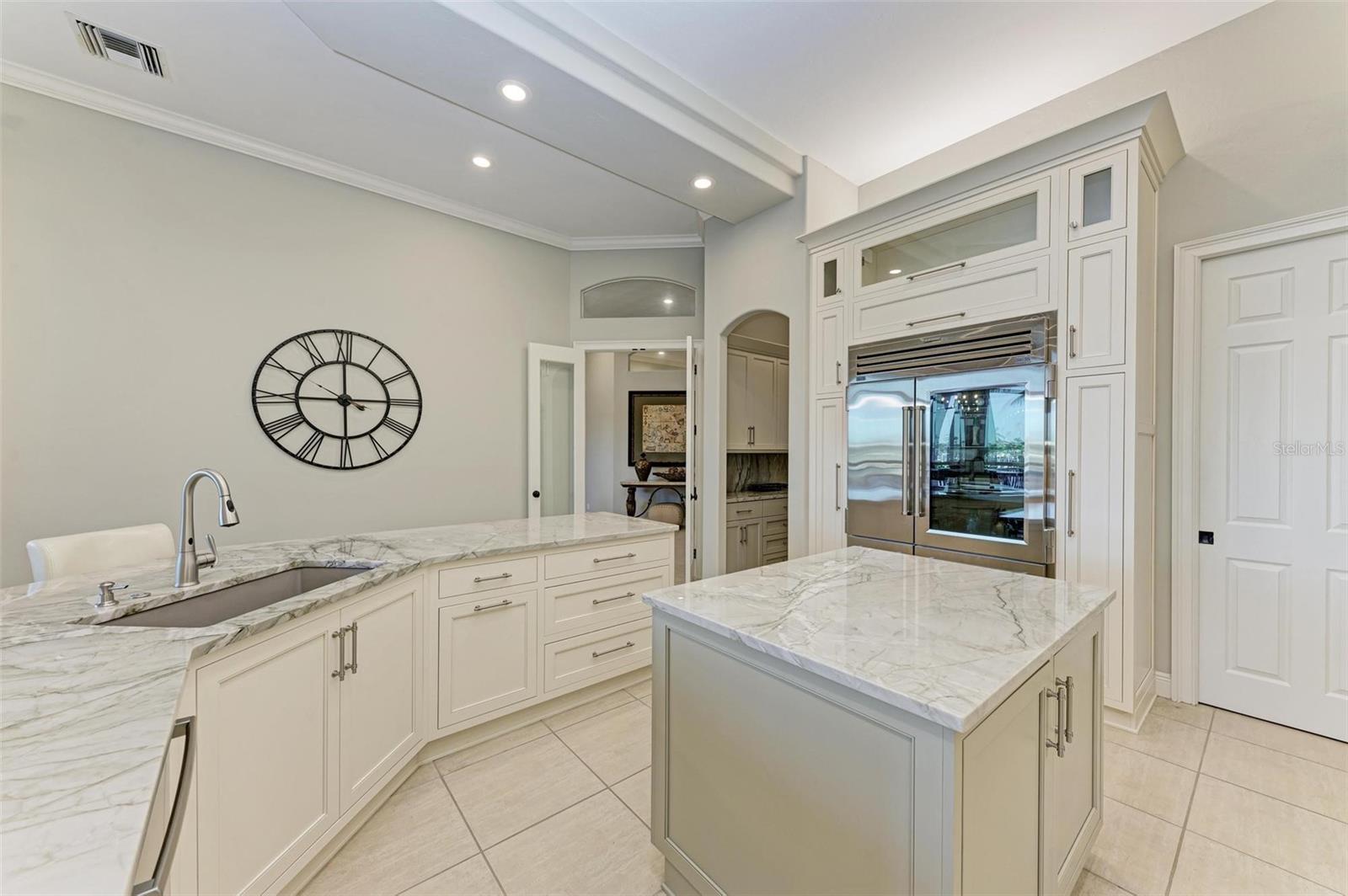 4511 GRASSY POINT BLVD