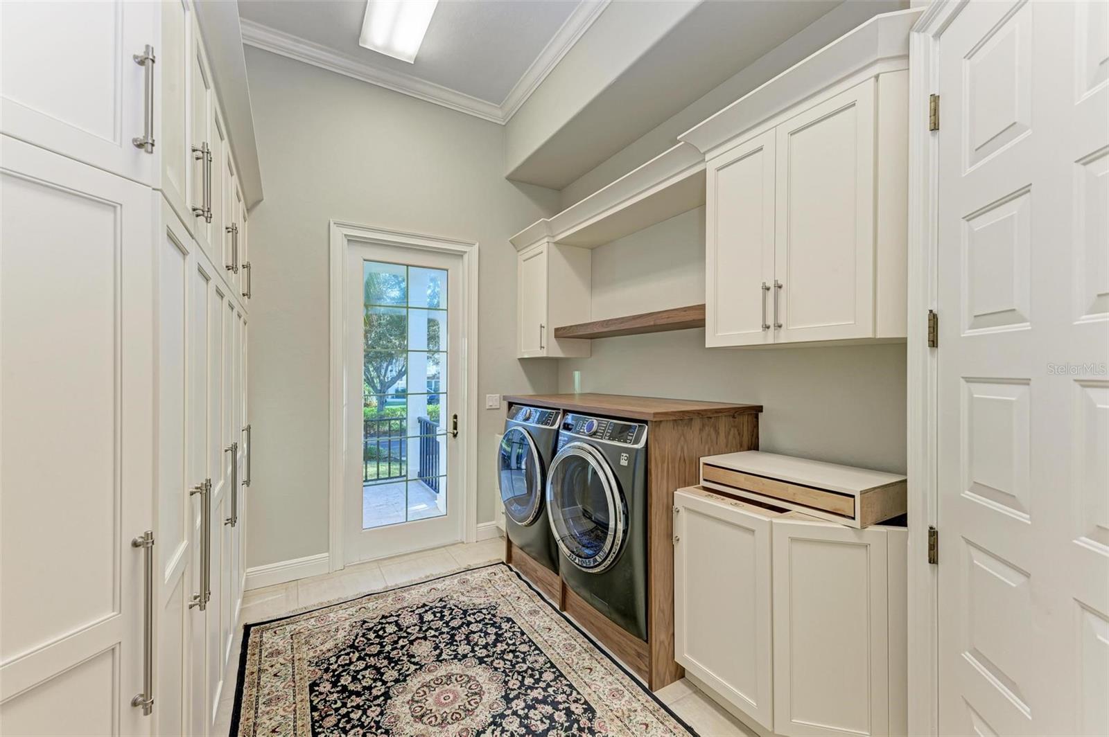 4511 GRASSY POINT BLVD