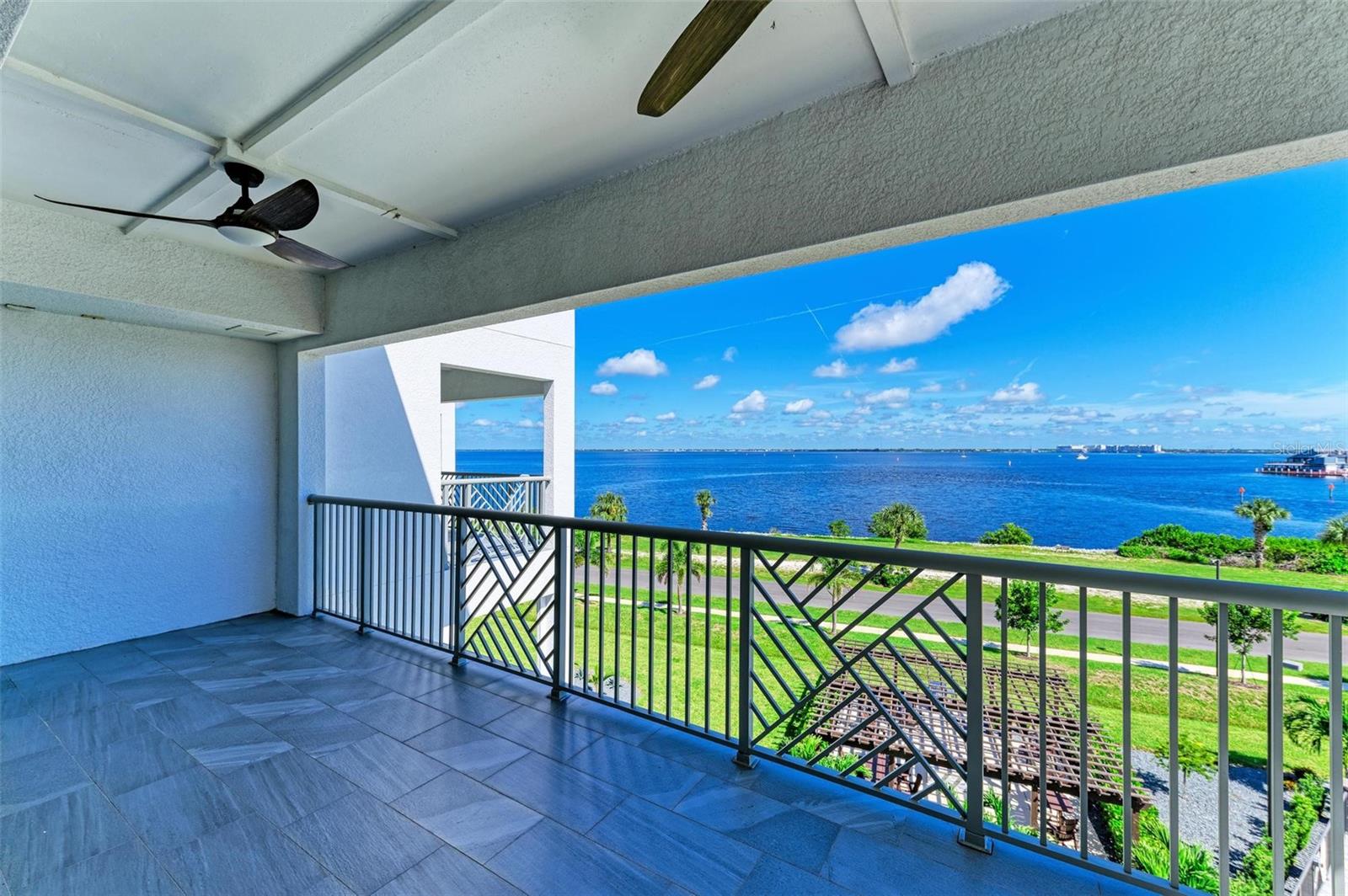 1425 PARK BEACH CIR #149