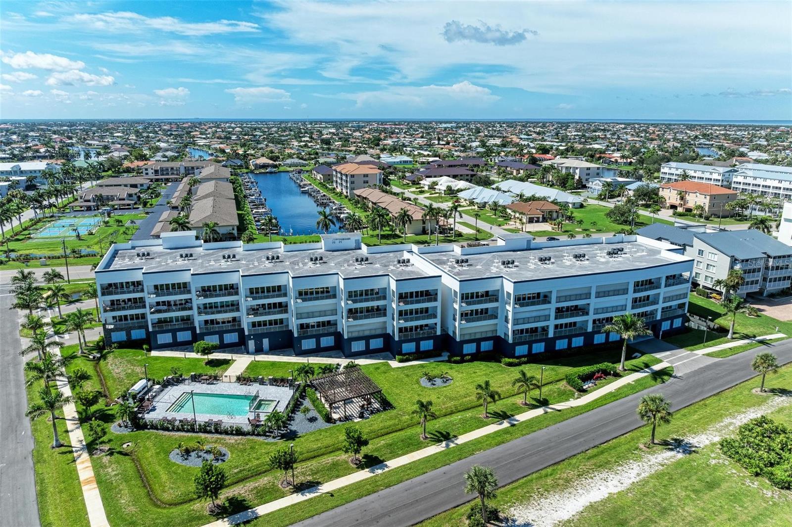 1425 PARK BEACH CIR #149