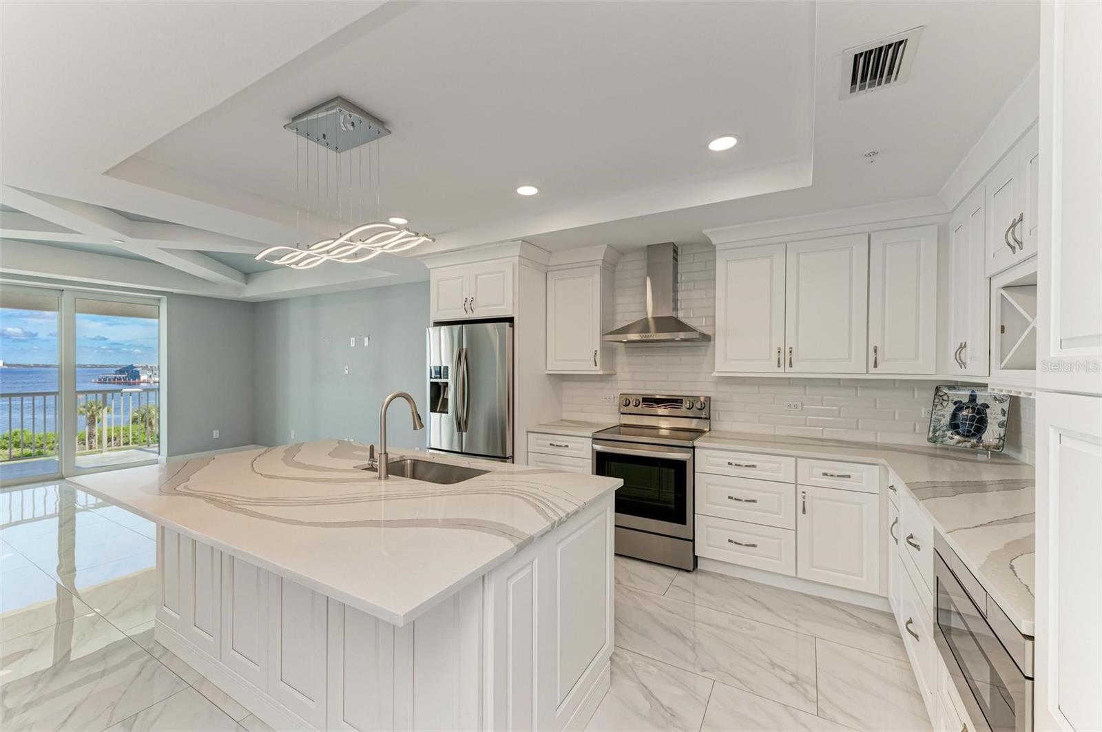 1425 PARK BEACH CIR #149