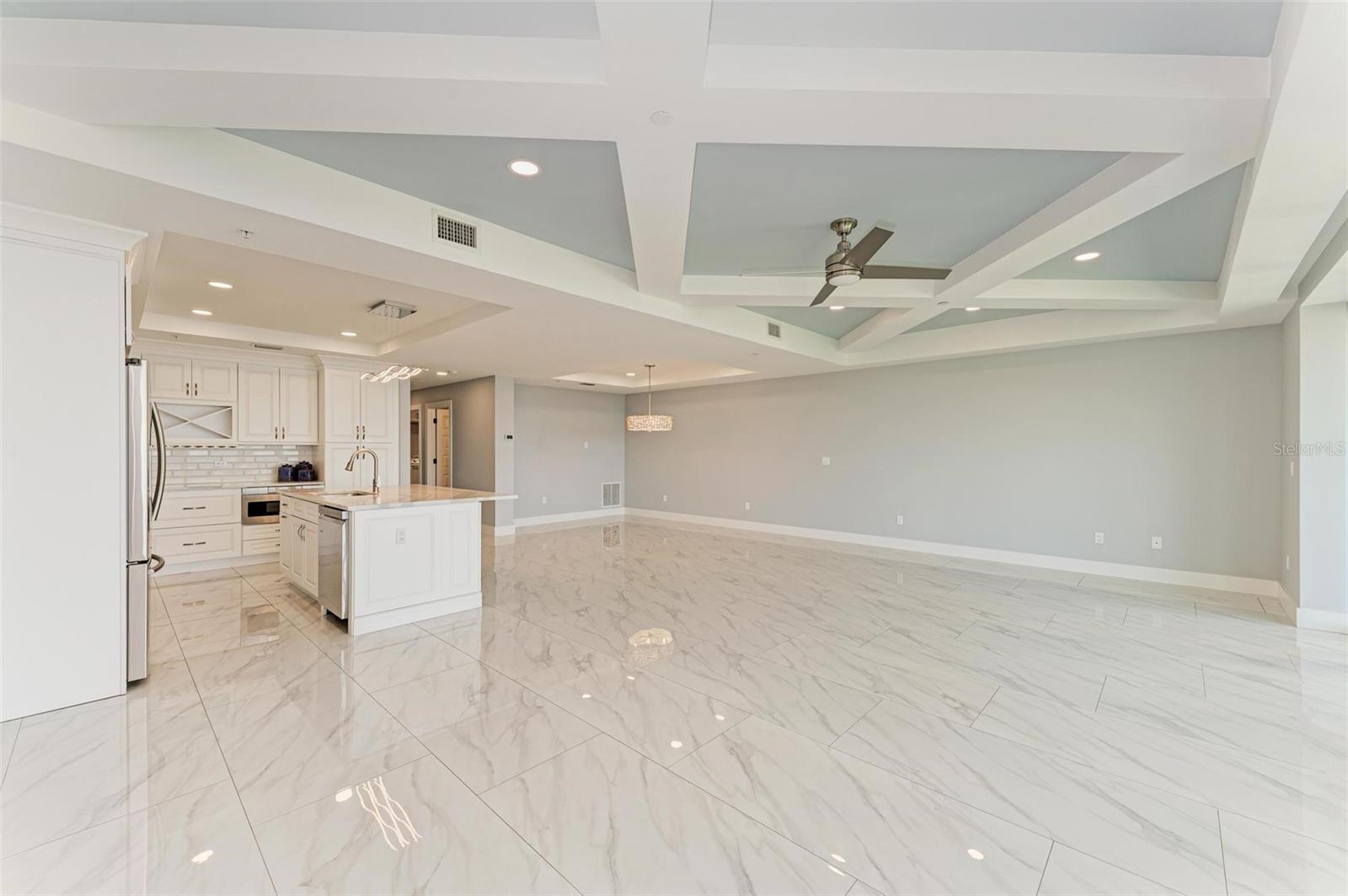 1425 PARK BEACH CIR #149