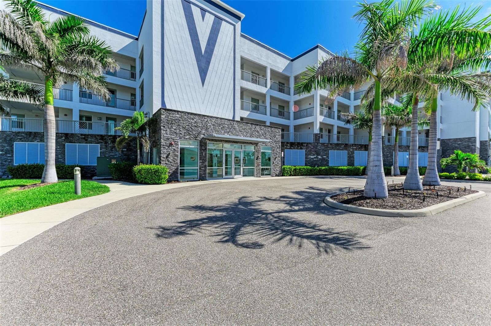 1425 PARK BEACH CIR #149