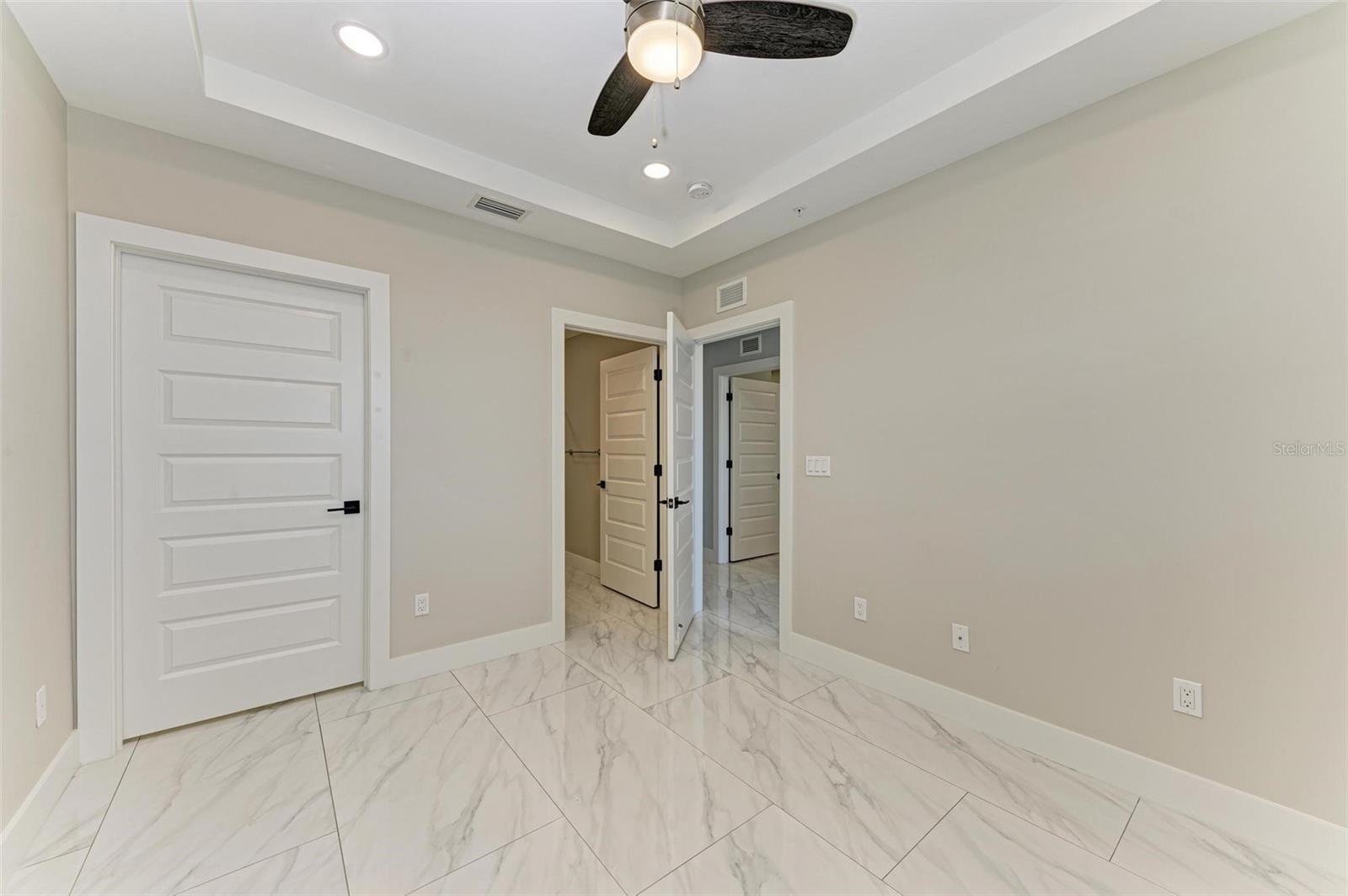 1425 PARK BEACH CIR #149