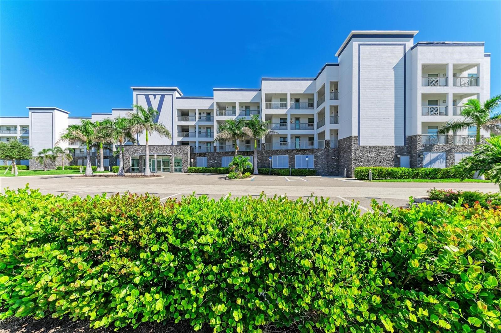 1425 PARK BEACH CIR #149