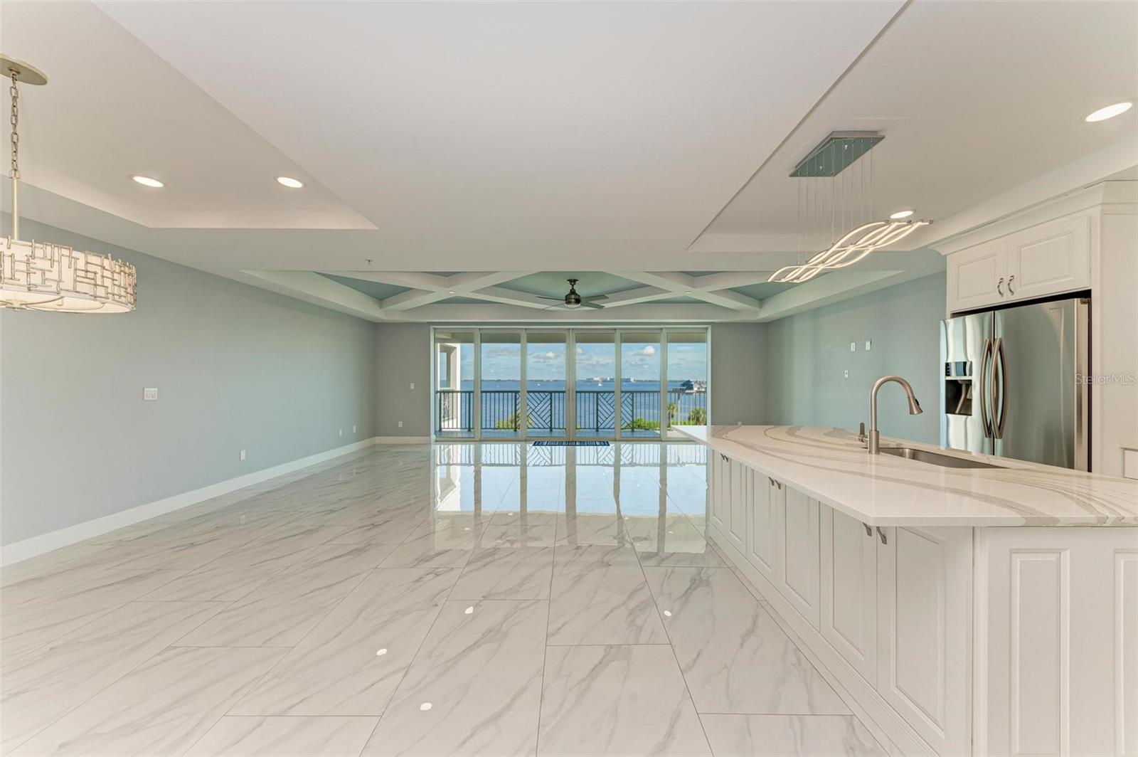 1425 PARK BEACH CIR #149