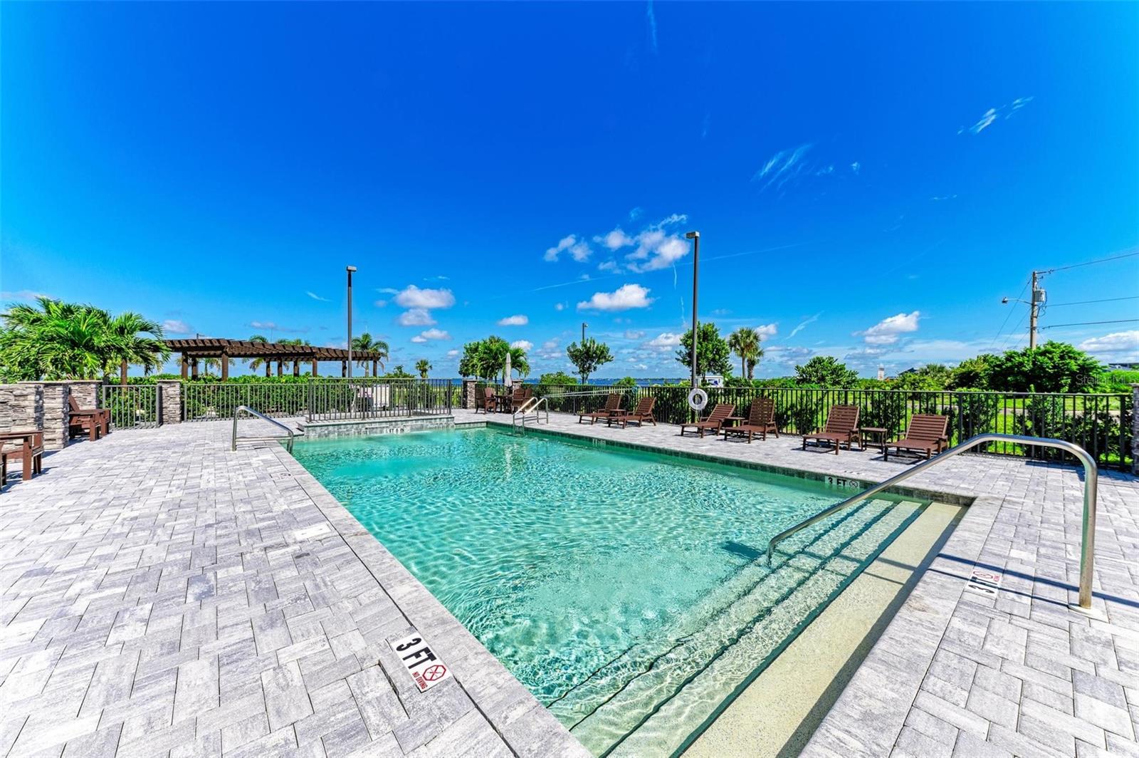 1425 PARK BEACH CIR #149