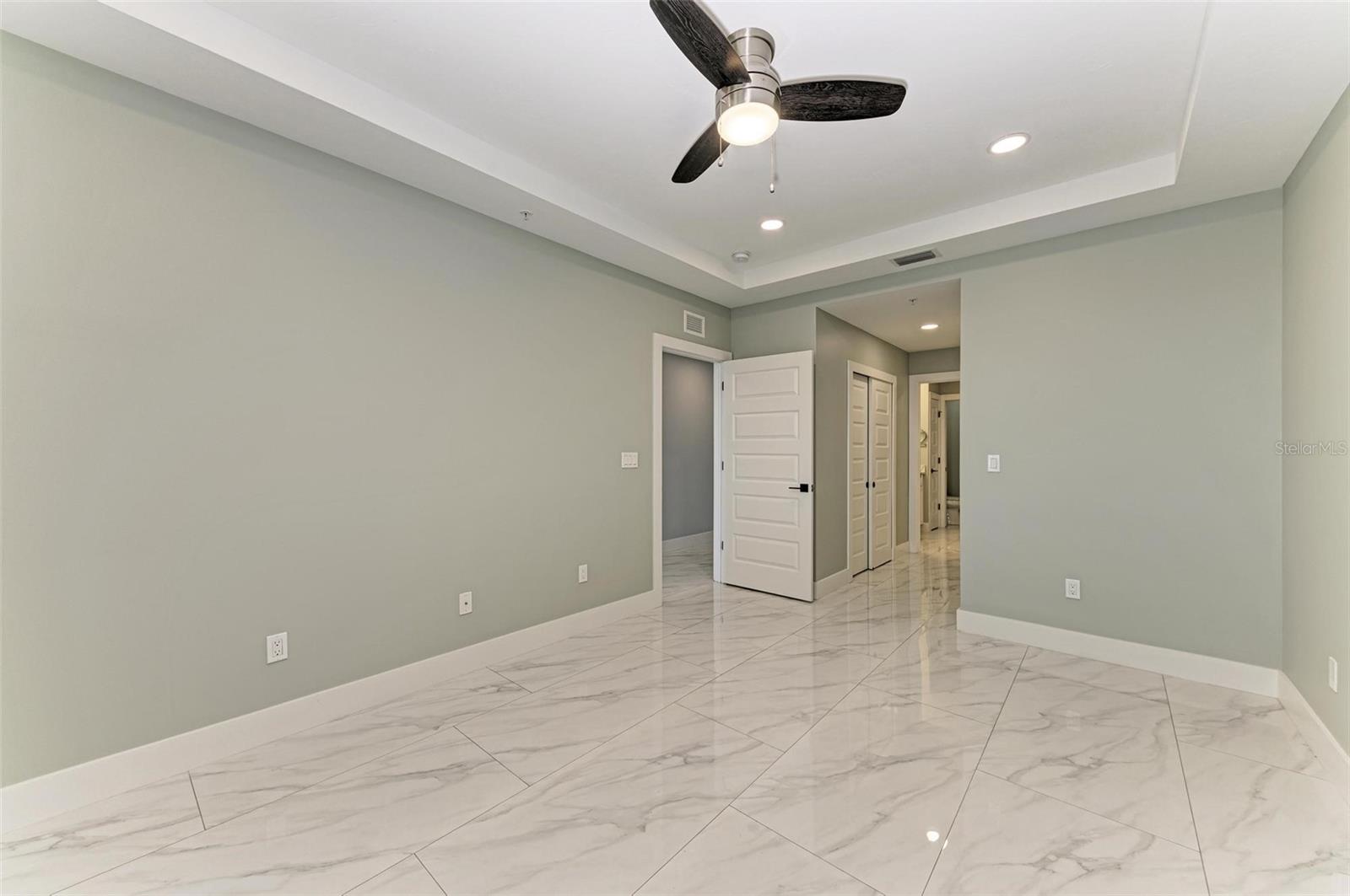 1425 PARK BEACH CIR #149