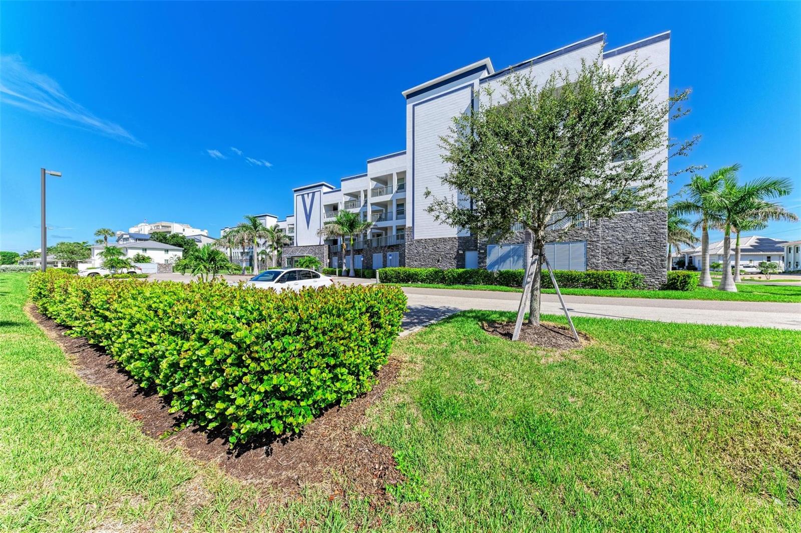 1425 PARK BEACH CIR #149