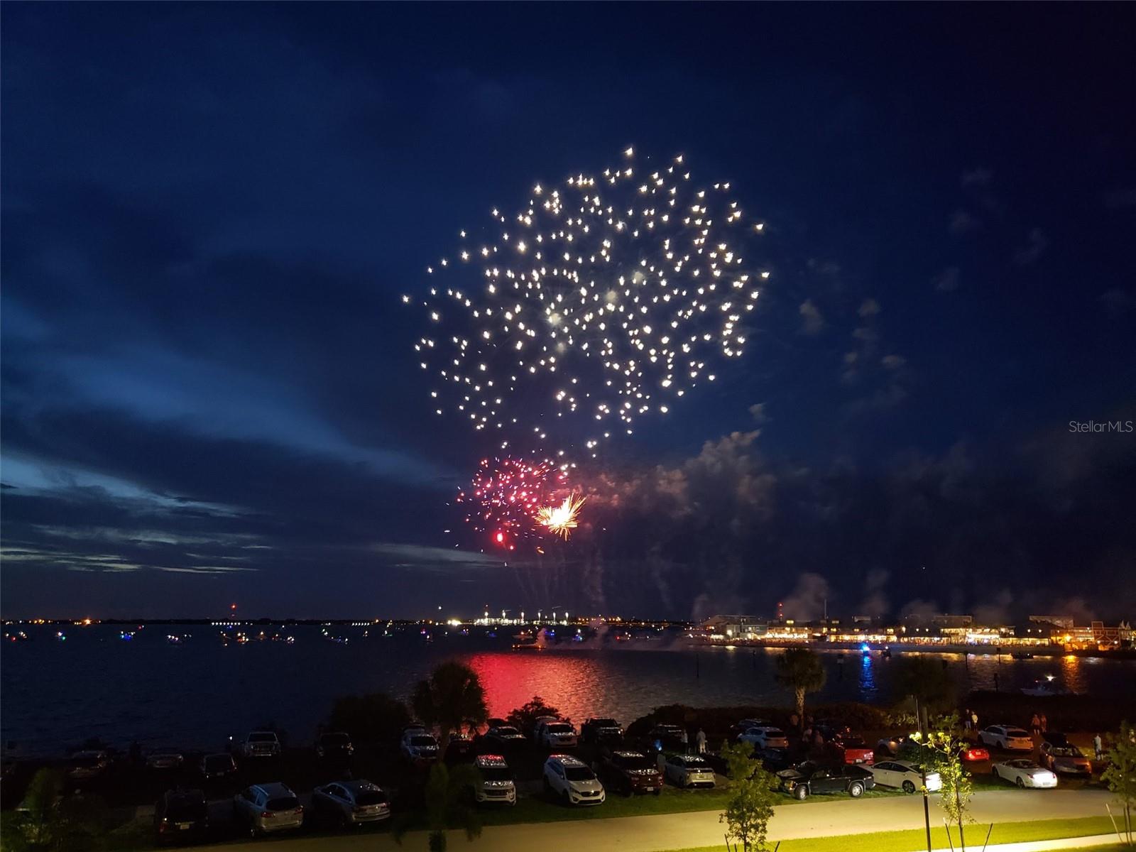 1425 PARK BEACH CIR #149