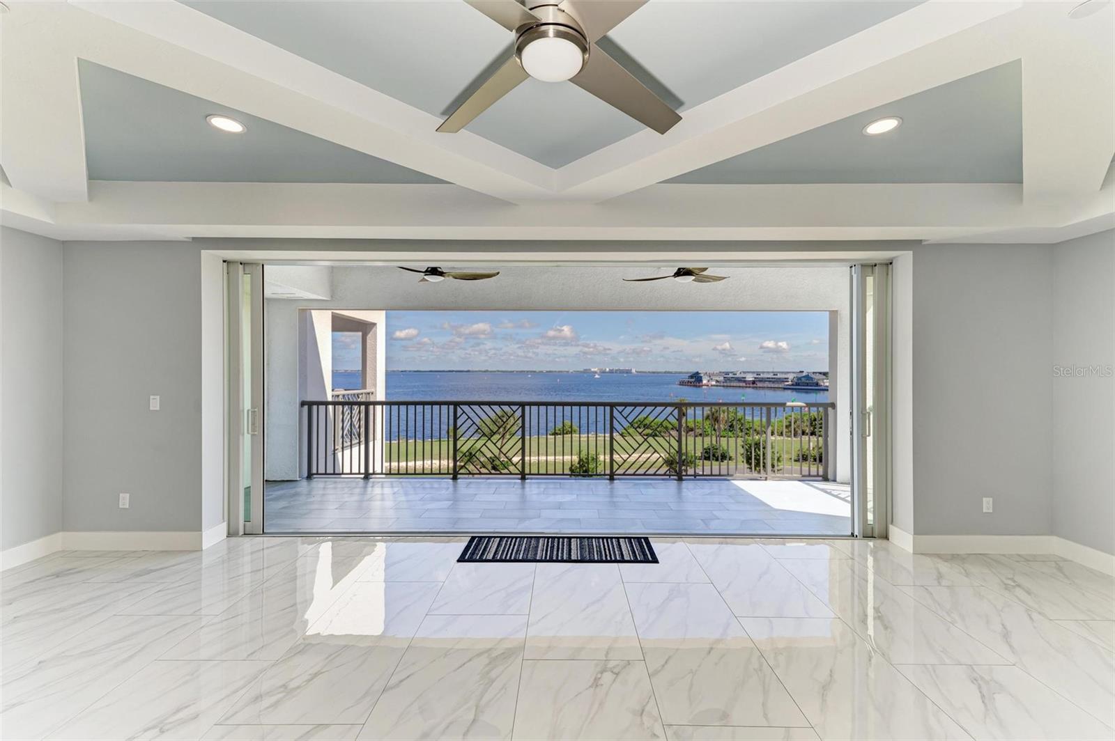 1425 PARK BEACH CIR #149