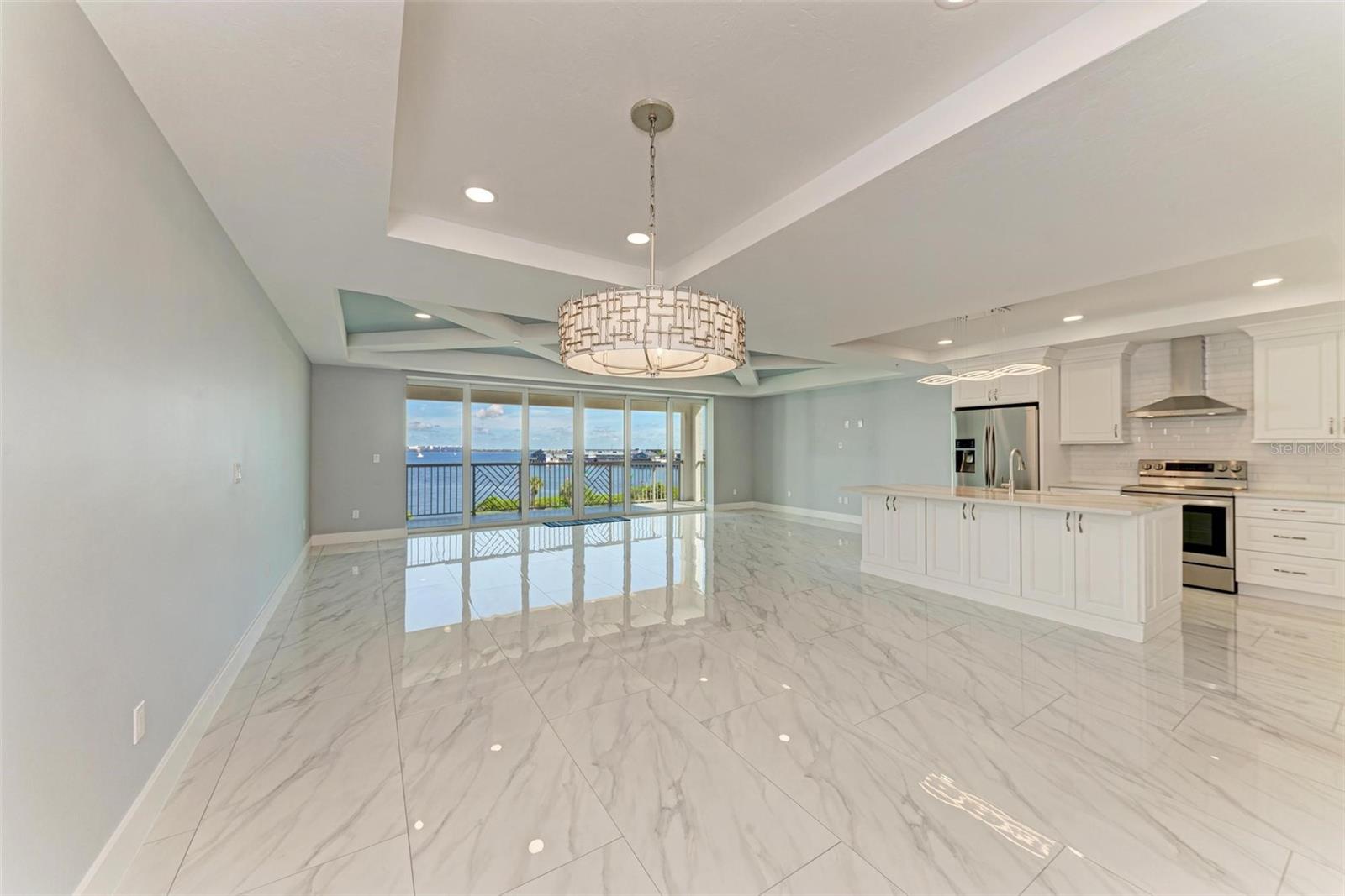 1425 PARK BEACH CIR #149