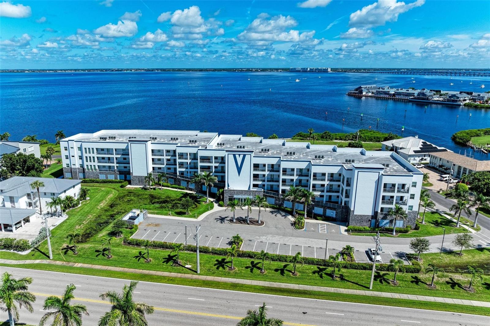 1425 PARK BEACH CIR #149