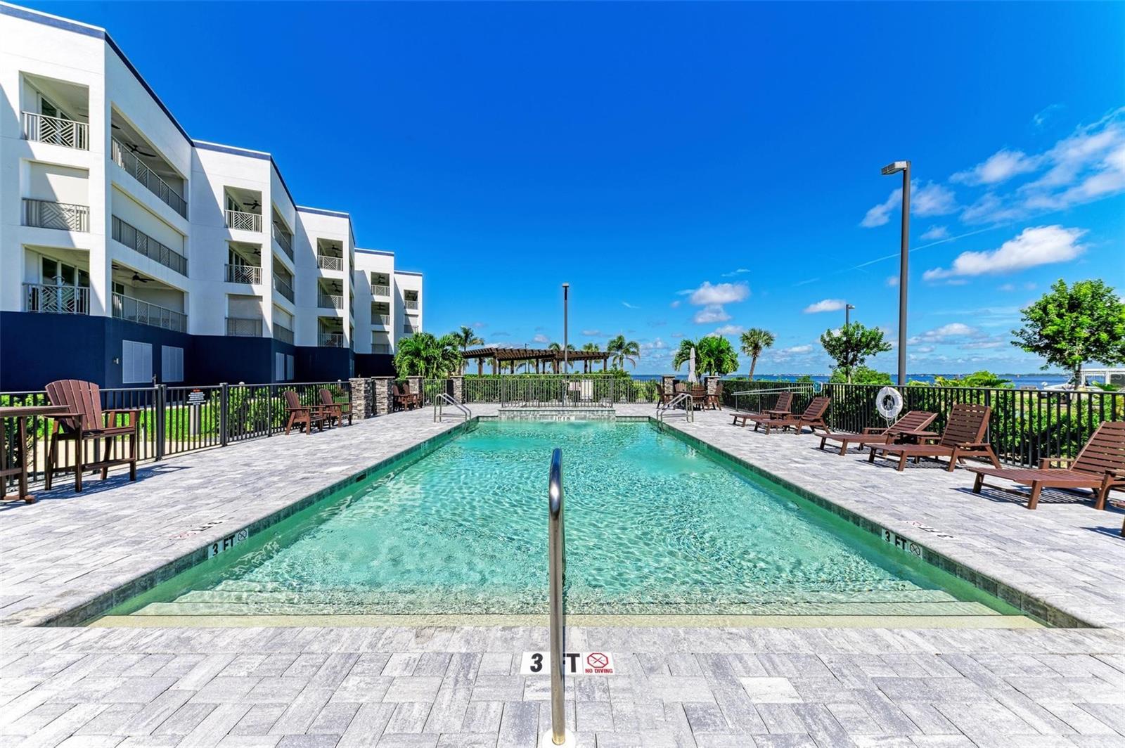 1425 PARK BEACH CIR #149