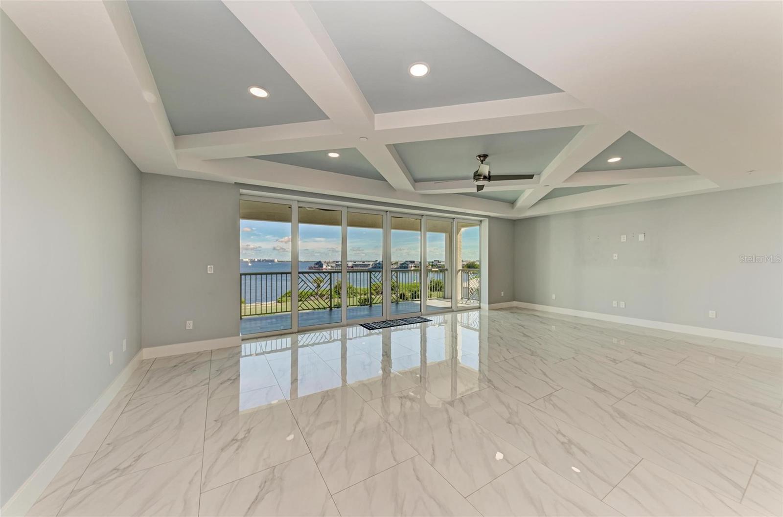 1425 PARK BEACH CIR #149