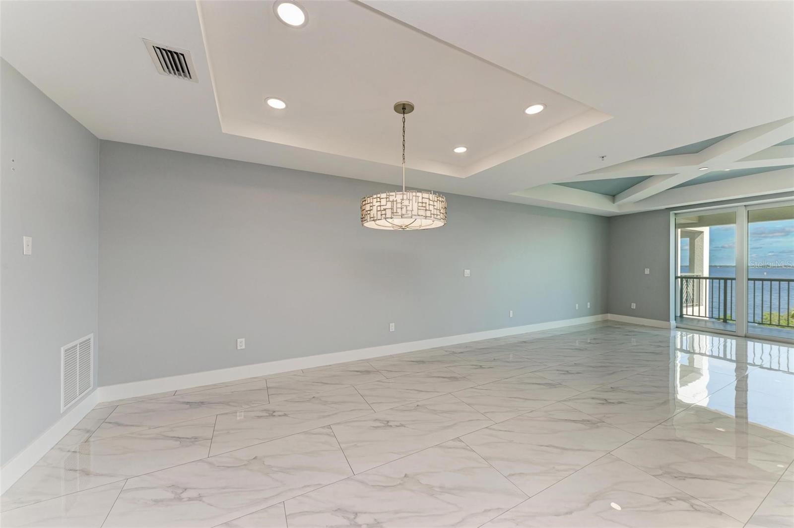 1425 PARK BEACH CIR #149