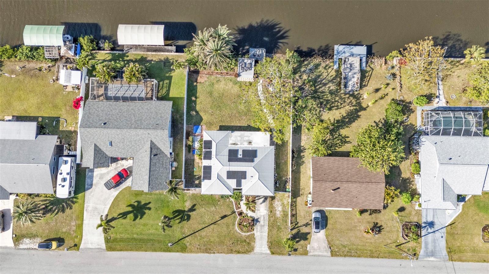 747 CRESTVIEW CIR NW