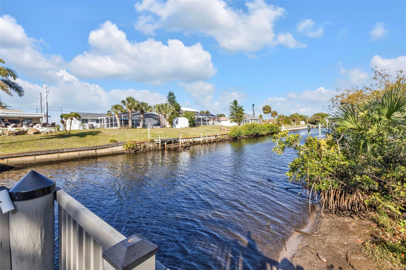 747 CRESTVIEW CIR NW