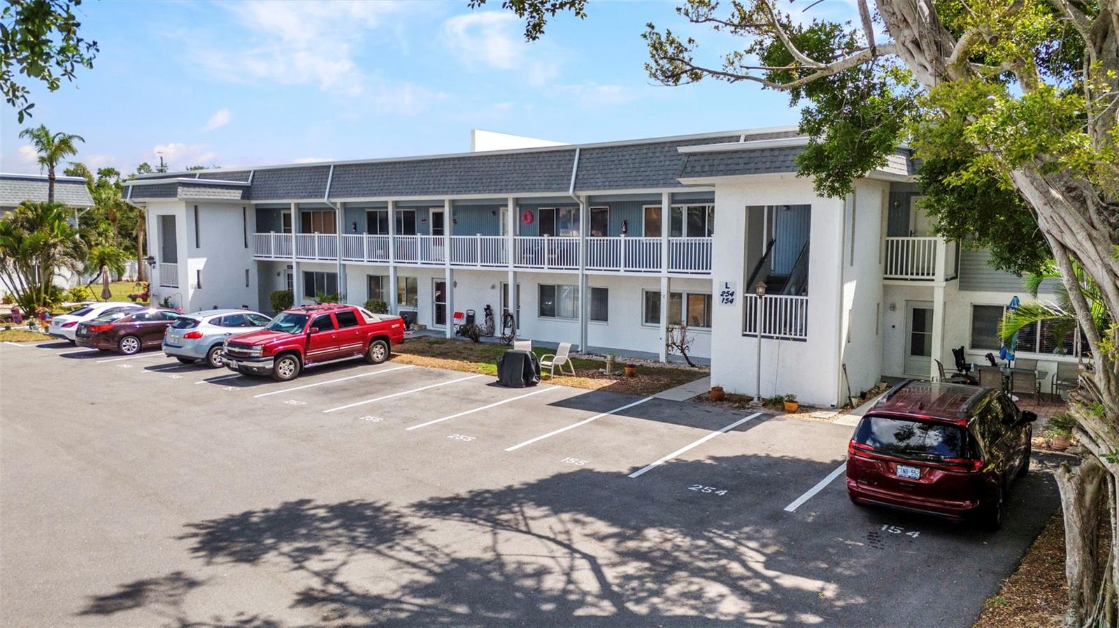22375 EDGEWATER DR #255