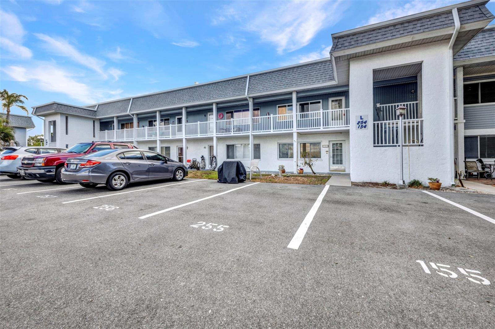 22375 EDGEWATER DR #255