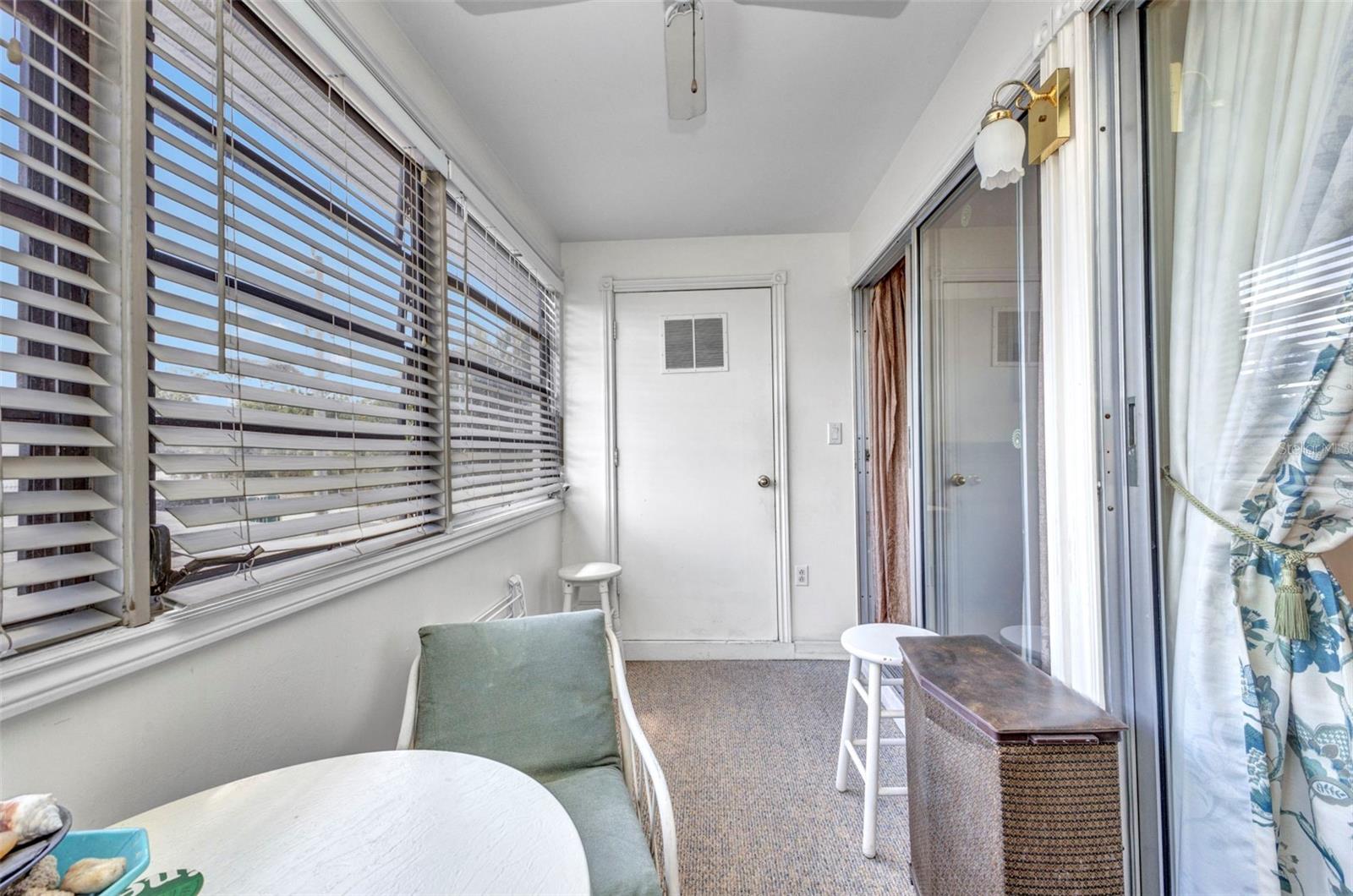 22375 EDGEWATER DR #255