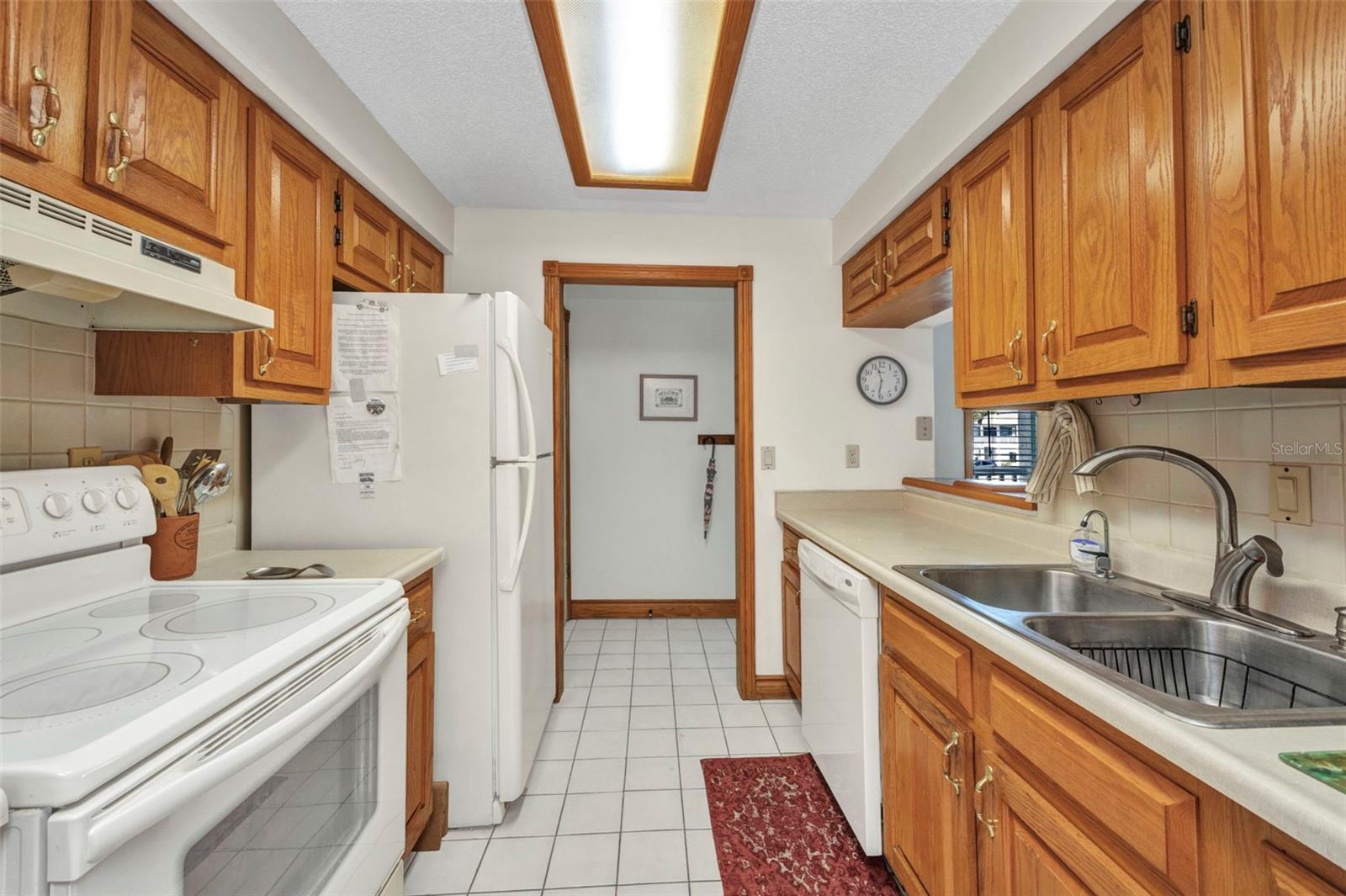 22375 EDGEWATER DR #255