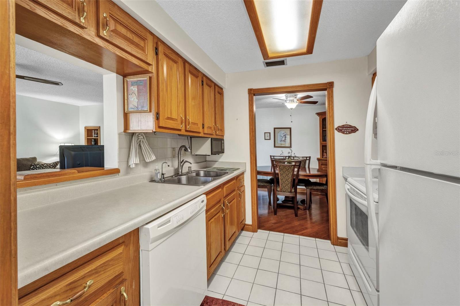 22375 EDGEWATER DR #255