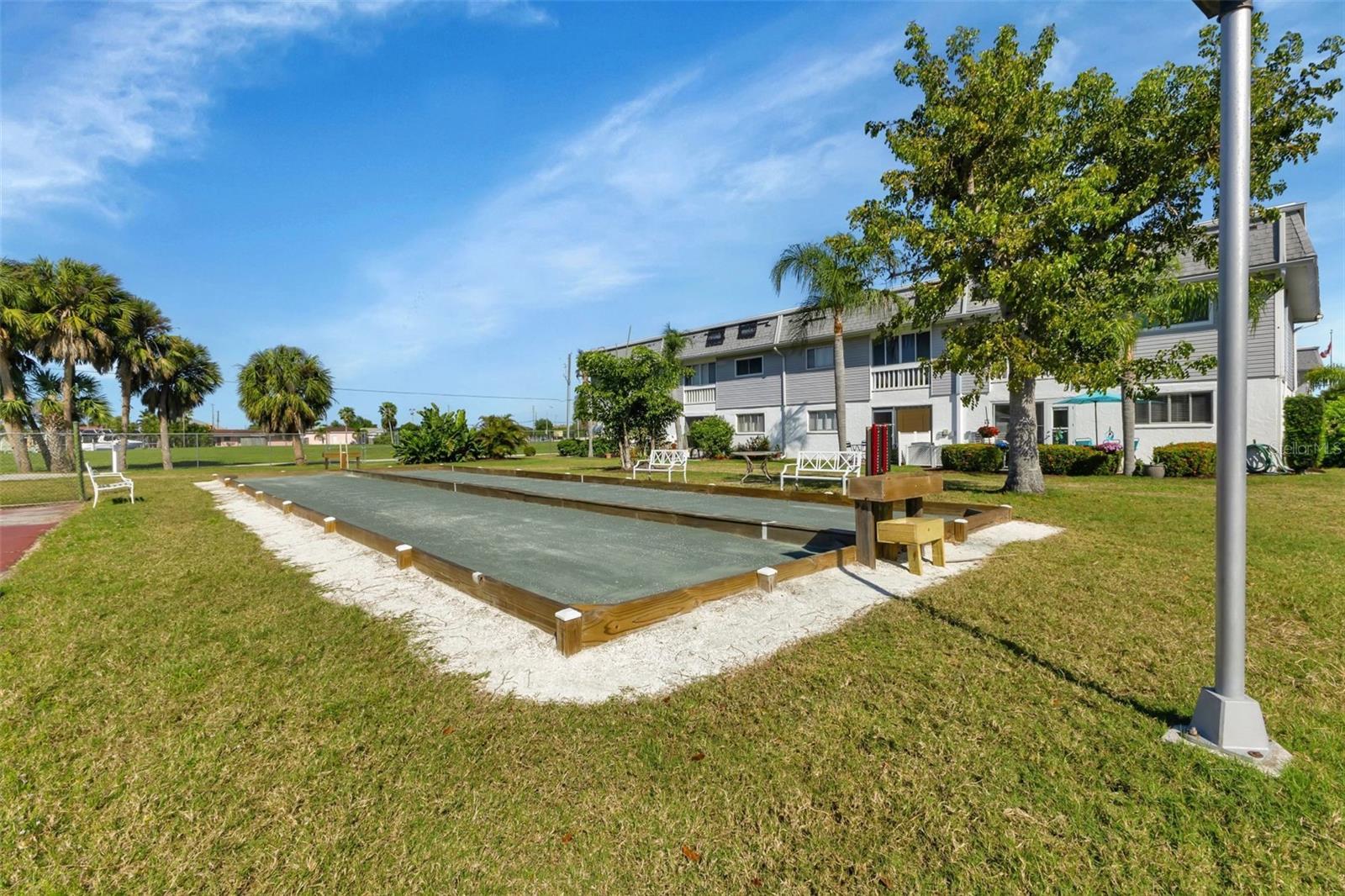 22375 EDGEWATER DR #255