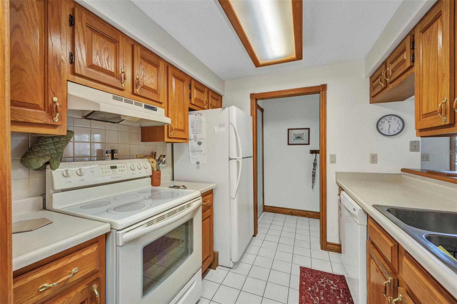 22375 EDGEWATER DR #255