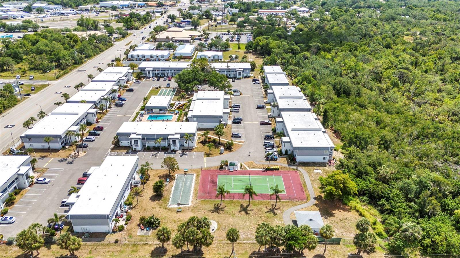 22375 EDGEWATER DR #255