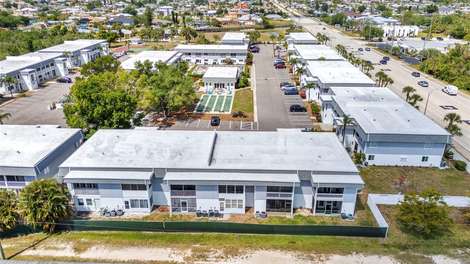 22375 EDGEWATER DR #255